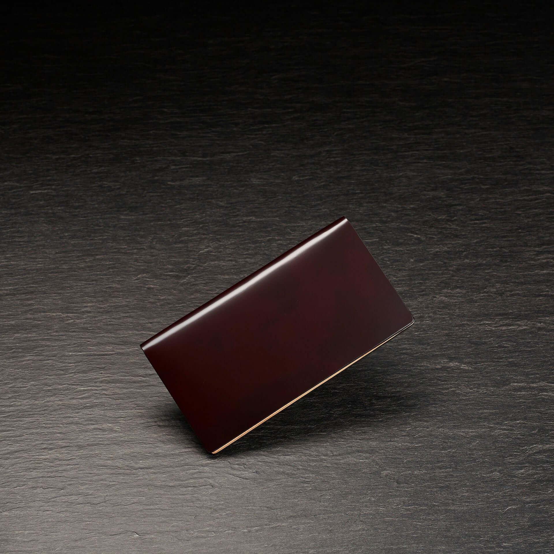 コードバン長財布のサイド